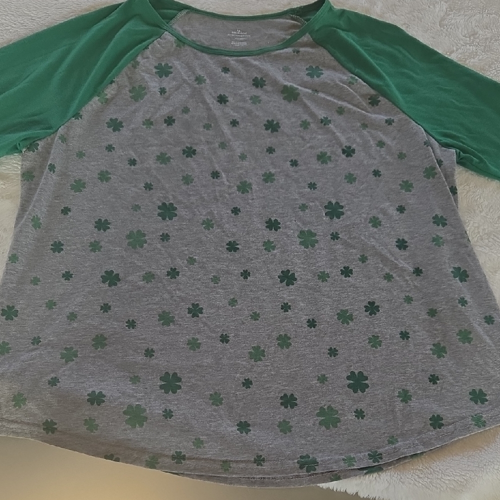 St. Patrick Green and Gray Clover Raglan Tee